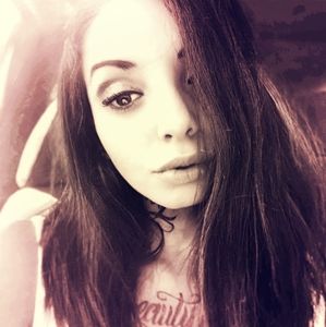 Meet your Posher, Hayley